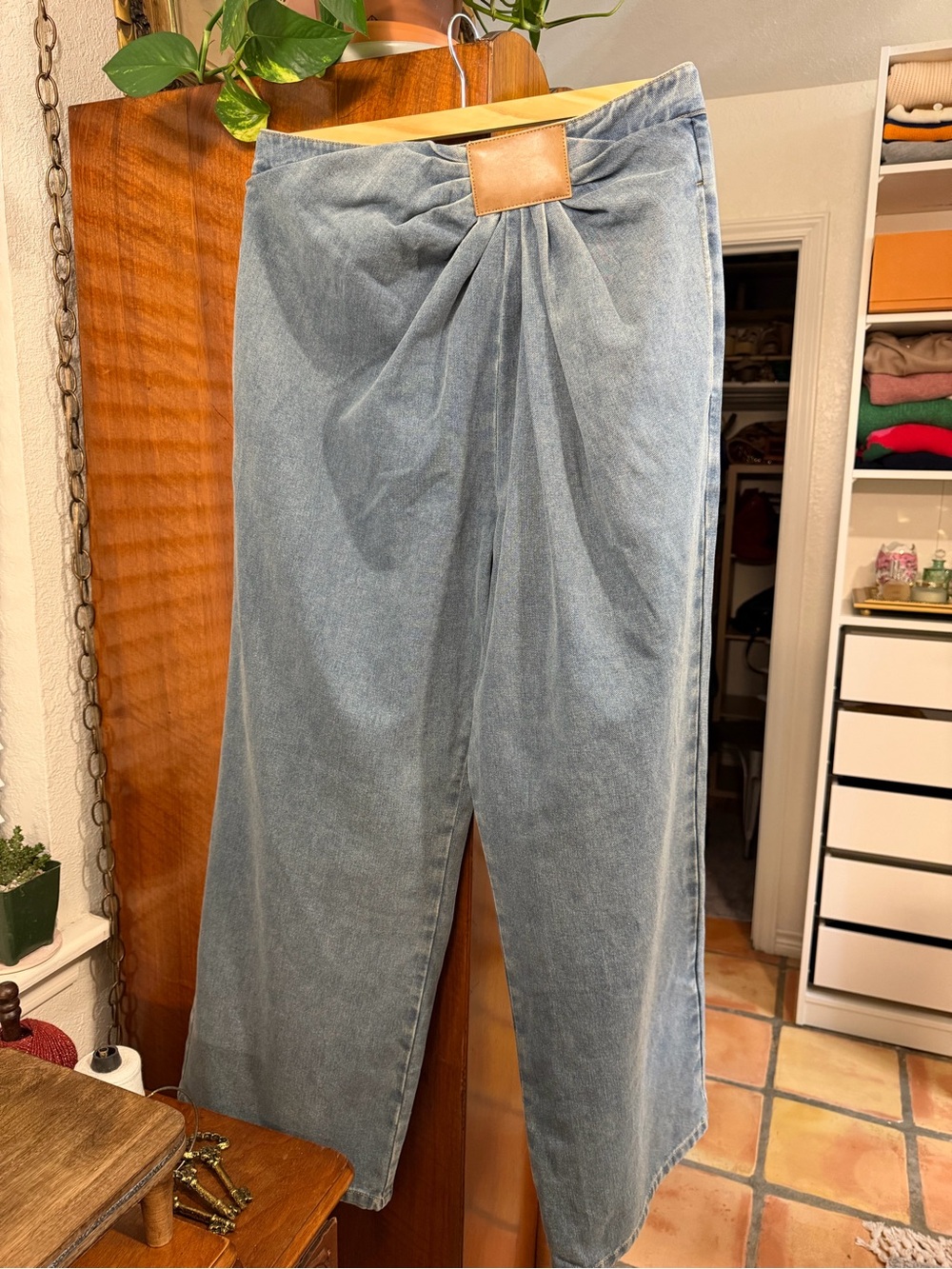 COMMENSE NWT Pleated Draped Wide Leg Jeans Light Wash Size L